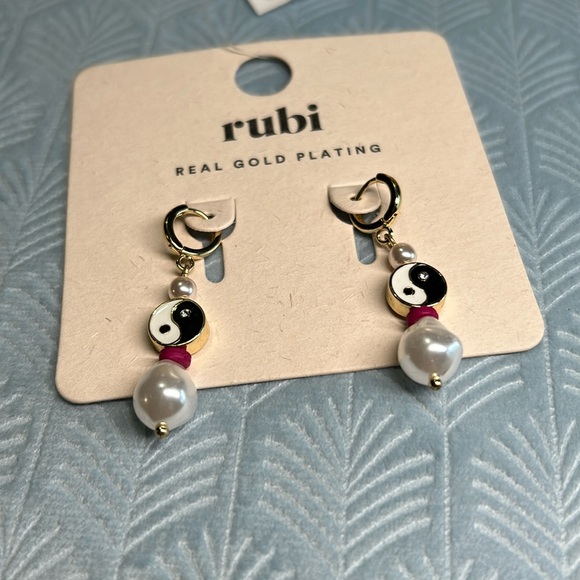 Real gold plating yin and yang earrings - Picture 1 of 8